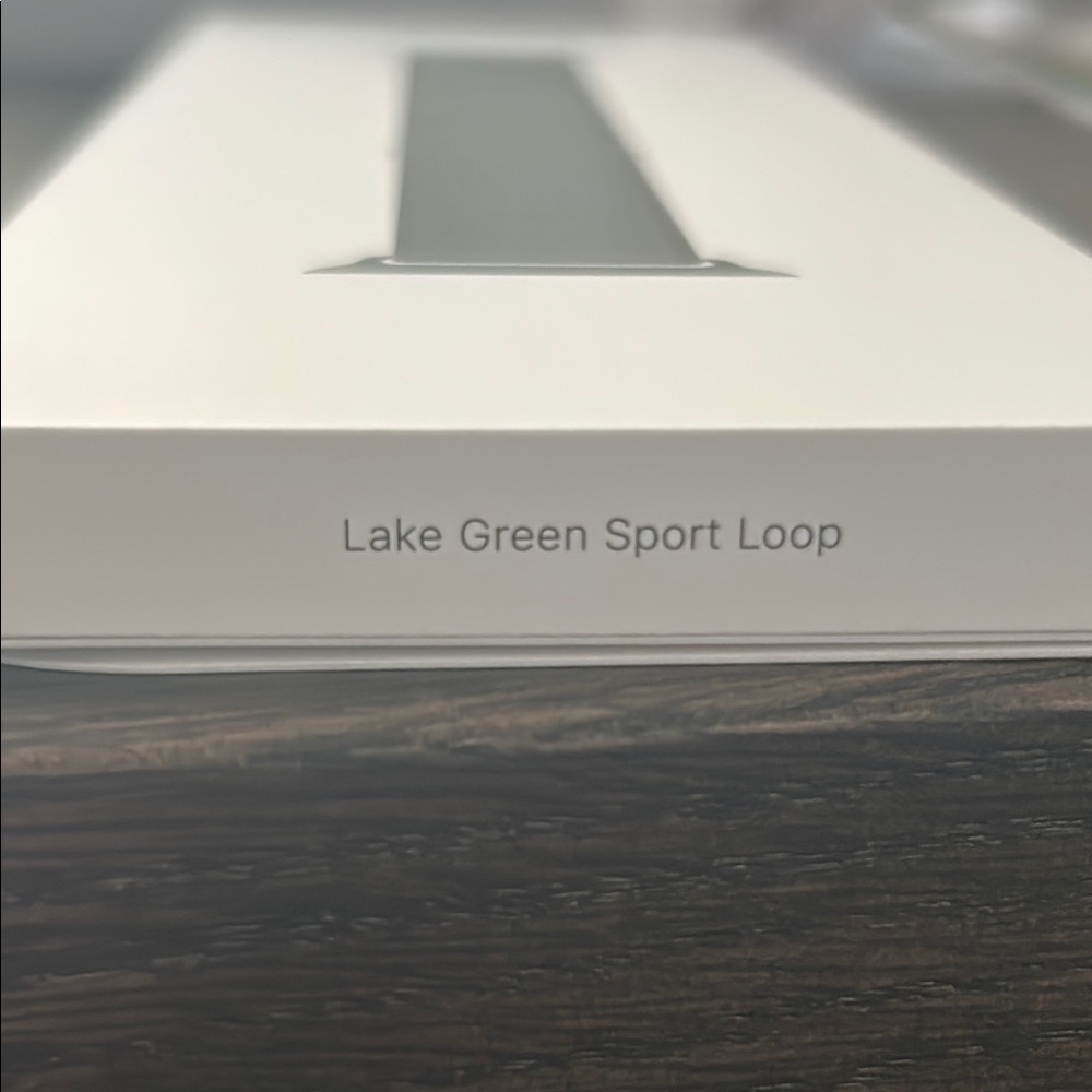NWT Apple Watch SE (2nd Gen) w/ GPS 40mm - Picture 12 of 15